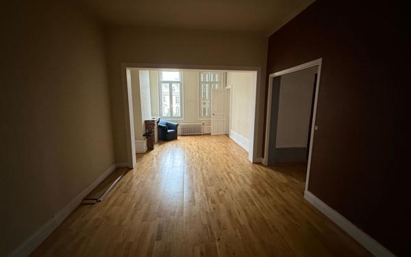 Maison à vendre    7 pièces • 214 m2 Saint-Quentin