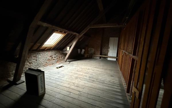 Maison à vendre    7 pièces • 214 m2 Saint-Quentin