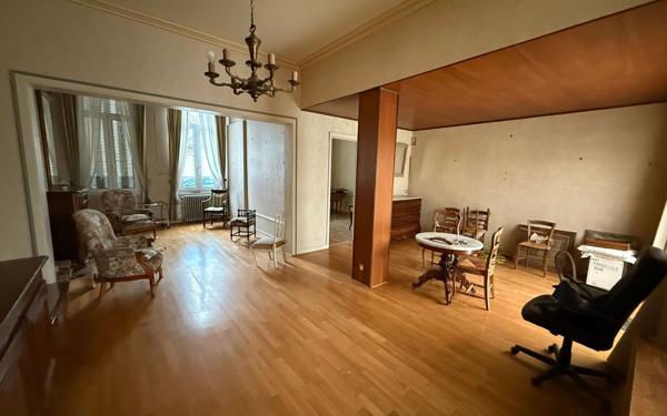 Maison à vendre    7 pièces • 214 m2 Saint-Quentin