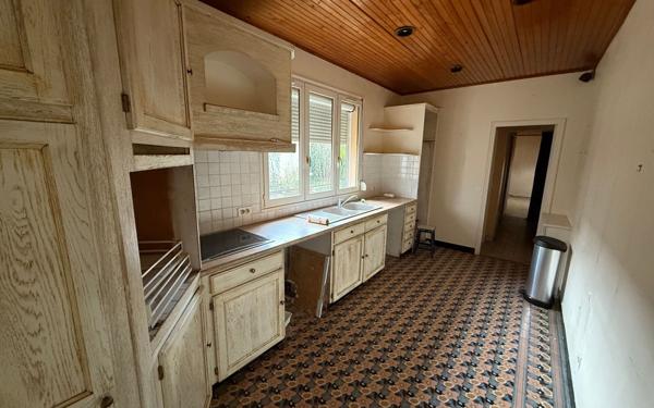 Maison à vendre    7 pièces • 214 m2 Saint-Quentin