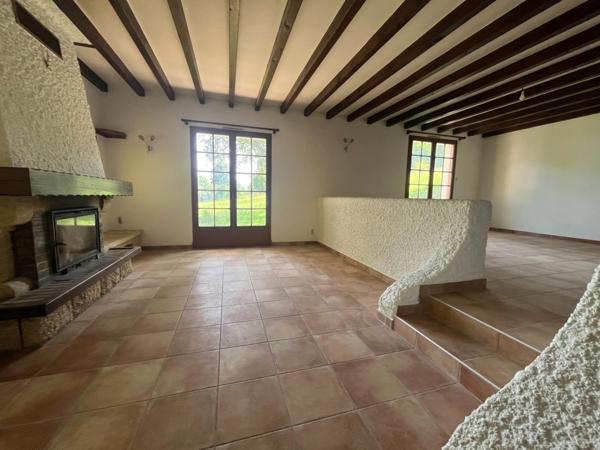 PLAISANCE du Gers(32) : ELEGANTE MAISON D'ARCHITECTE 185m2, sans travaux, 6.900m2 de terrain arboré, grande piece de vie, 4  chambres, cheminée, une valeur süre....