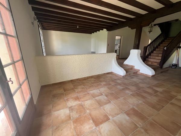 PLAISANCE du Gers(32) : ELEGANTE MAISON D'ARCHITECTE 185m2, sans travaux, 6.900m2 de terrain arboré, grande piece de vie, 4  chambres, cheminée, une valeur süre....