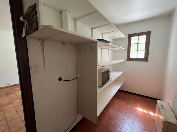 PLAISANCE du Gers(32) : ELEGANTE MAISON D'ARCHITECTE 185m2, sans travaux, 6.900m2 de terrain arboré, grande piece de vie, 4  chambres, cheminée, une valeur süre....