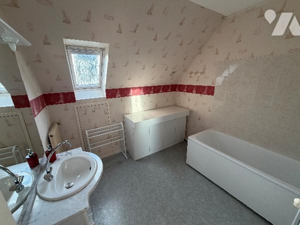 Pavillon situé à AGNEAUX (50180), à proximité des écoles et des commerces