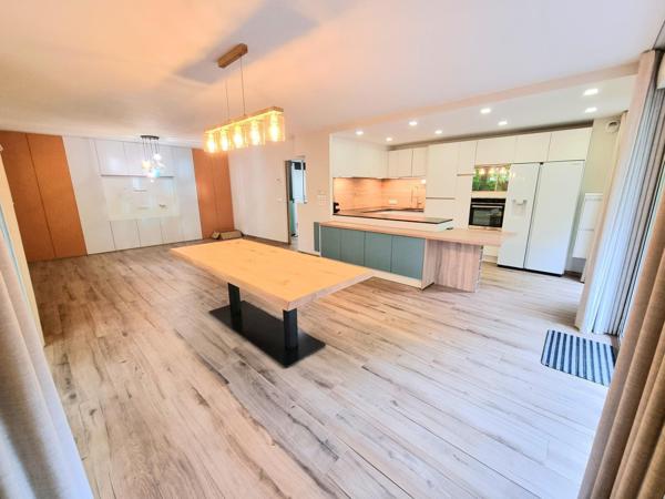 APPARTEMENT DE STANDING AVEC TERRASSE DONNANT SUR LE JARDIN