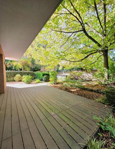 APPARTEMENT DE STANDING AVEC TERRASSE DONNANT SUR LE JARDIN