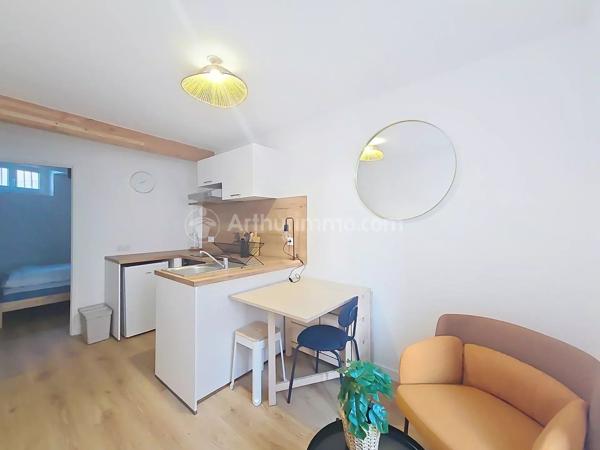 Location                                                      Appartement
                        
                     2 pièces                      25 m2                     à Clermont-Ferrand