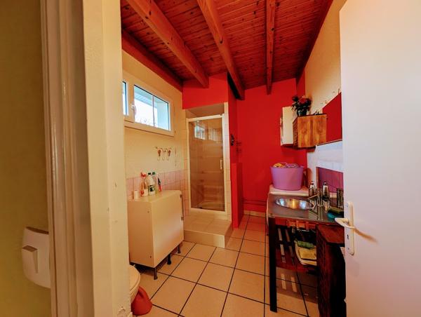 Maison de 60 m2 sur un terrain constructible de 300 m2 environ