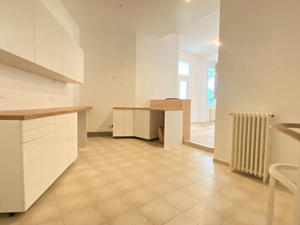 APPARTEMENT A LOUER T3 100.15M² MONTREUIL