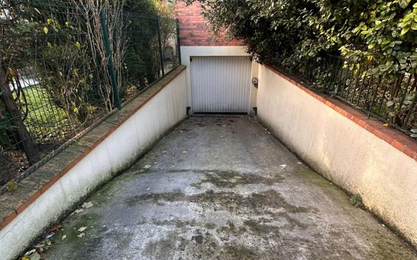 Stationnement à louer    Rosny-sous-Bois