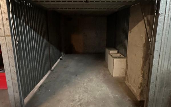 Stationnement à louer    Rosny-sous-Bois