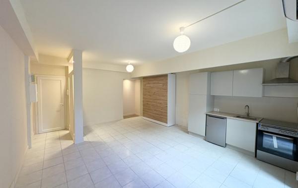 Vente Studio + Cour rdc rénové(e) Le grau-du-roi   