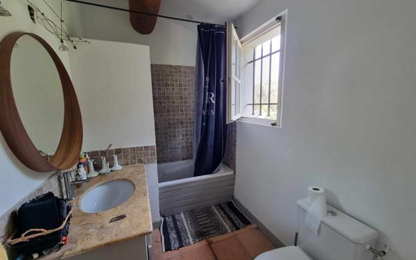 Maison à vendre    6 pièces •  Montfavet - Avignon