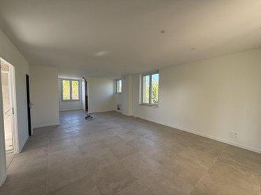 Maison à vendre à Saint-Yorre dans l'Allier (03270), ref : 2026/1009-03020