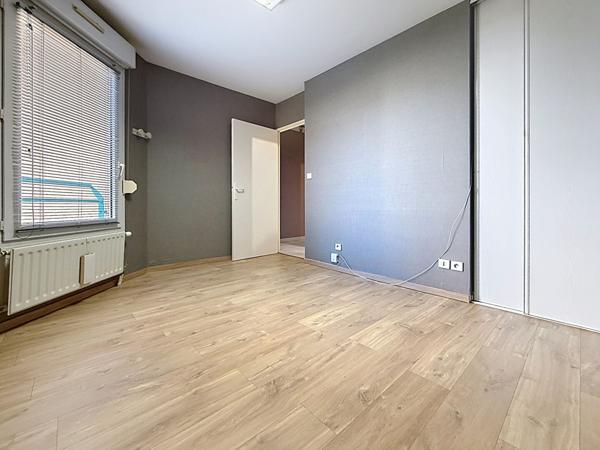 Saint Etienne Secteur Nord, appartement 3 pièces de 72,62 m2 habitables avec petits balcons, garage sécurisé et cave.