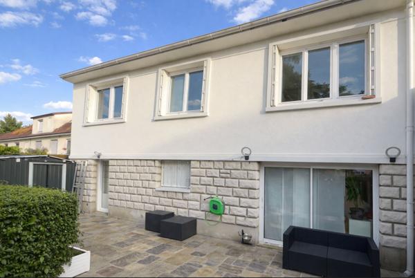 Maison Ozoir La Ferrière 8 pièce(s) 236m2