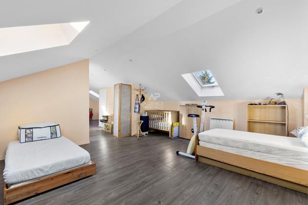 Maison Saint Germain En Laye 8 pièce(s) 845 000 € **  - Référence  18478