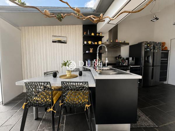 CHALLANS CENTRE-VILLE – UNE MAISON QUI CULTIVE L’ART DE VIVRE