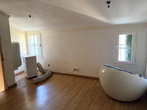 Immeuble
         4 pièces
        - 68 m² Exclusivité 112 000 € *