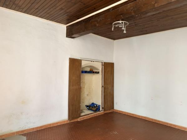 Immeuble
         4 pièces
        - 68 m² Exclusivité 112 000 € *