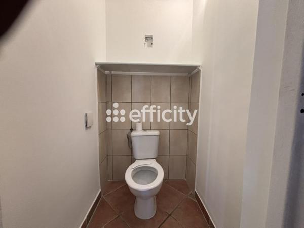 Appartement
         5 pièces
        - 168 m² 343 200 € *