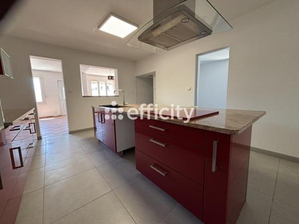 Appartement
         5 pièces
        - 168 m² 343 200 € *