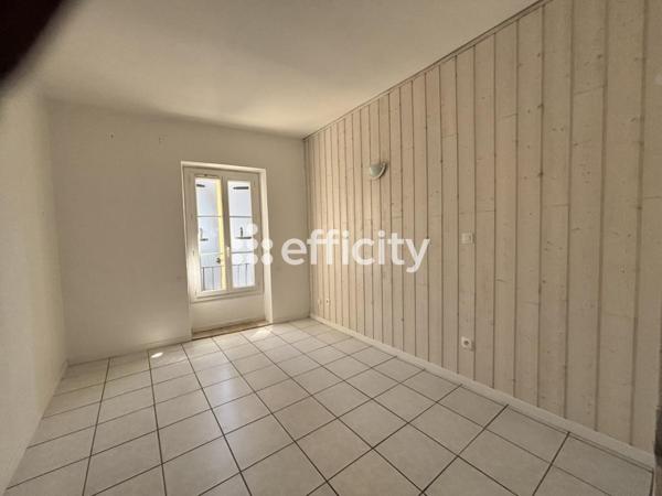 Appartement
         5 pièces
        - 168 m² 343 200 € *
