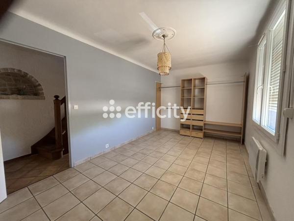 Appartement
         5 pièces
        - 168 m² 343 200 € *