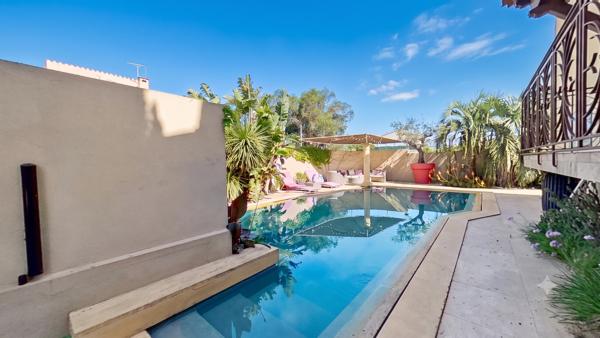 Maison
         5 pièces
        - 138 m² Bien prestige 450 000 € *