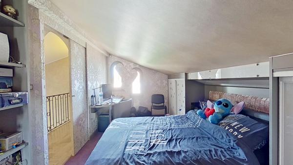 Maison
         5 pièces
        - 138 m² Bien prestige 450 000 € *