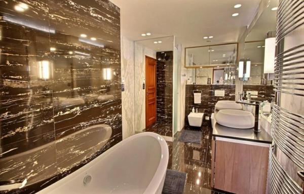 Maison
         5 pièces
        - 138 m² Bien prestige 450 000 € *