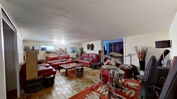 Maison
         5 pièces
        - 138 m² Bien prestige 450 000 € *
