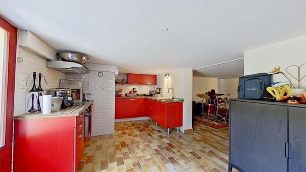 Maison
         5 pièces
        - 138 m² Bien prestige 450 000 € *