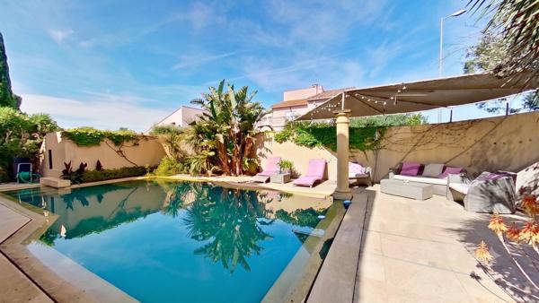 Maison
         5 pièces
        - 138 m² Bien prestige 450 000 € *