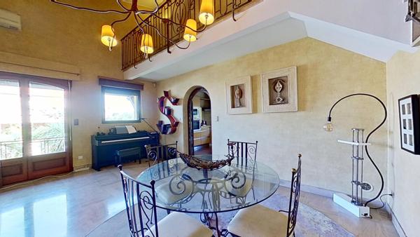 Maison
         5 pièces
        - 138 m² Bien prestige 450 000 € *