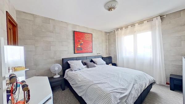 Maison
         5 pièces
        - 138 m² Bien prestige 450 000 € *