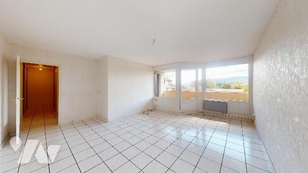 BELLEY – T4 DE 85 M² AVEC TERRASSE, GARAGE ET CAVE