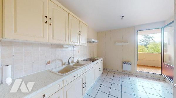 BELLEY – T4 DE 85 M² AVEC TERRASSE, GARAGE ET CAVE