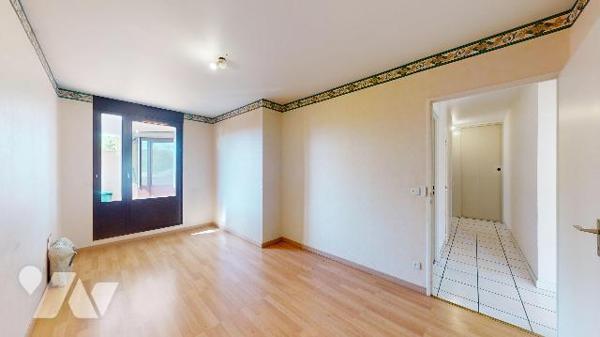 BELLEY – T4 DE 85 M² AVEC TERRASSE, GARAGE ET CAVE