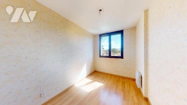 BELLEY – T4 DE 85 M² AVEC TERRASSE, GARAGE ET CAVE