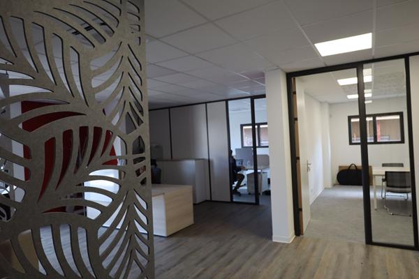 Location Local d'activité25 m² - 3 Pièces - Saint Genis pouilly (1630)