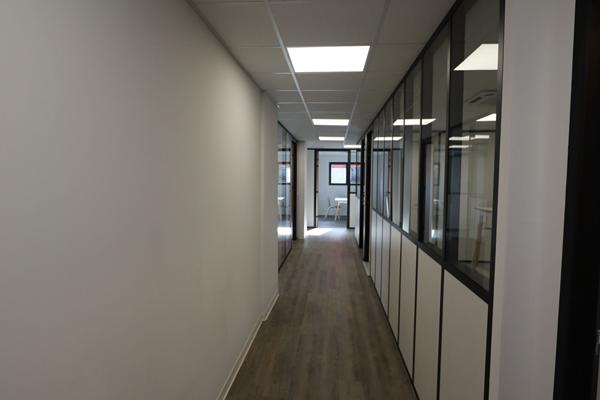 Location Local d'activité25 m² - 3 Pièces - Saint Genis pouilly (1630)