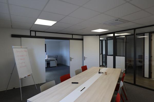 Location Local d'activité25 m² - 3 Pièces - Saint Genis pouilly (1630)