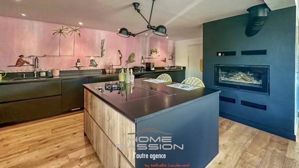 VAUX/MER/PONTAILLAC  VILLA CONTEMPORAINE AVEC APERCU MER