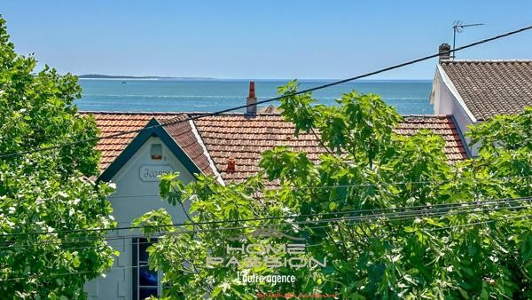 VAUX/MER/PONTAILLAC  VILLA CONTEMPORAINE AVEC APERCU MER