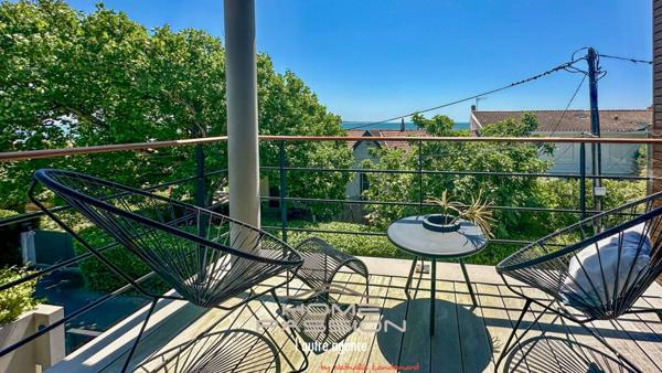 VAUX/MER/PONTAILLAC  VILLA CONTEMPORAINE AVEC APERCU MER