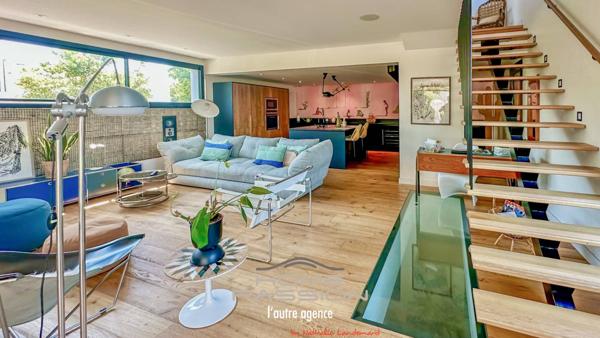 VAUX/MER/PONTAILLAC  VILLA CONTEMPORAINE AVEC APERCU MER