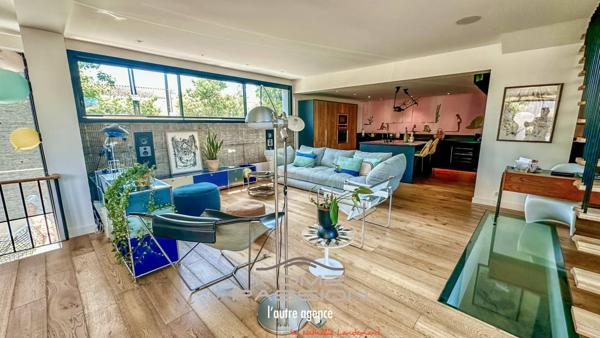 VAUX/MER/PONTAILLAC  VILLA CONTEMPORAINE AVEC APERCU MER