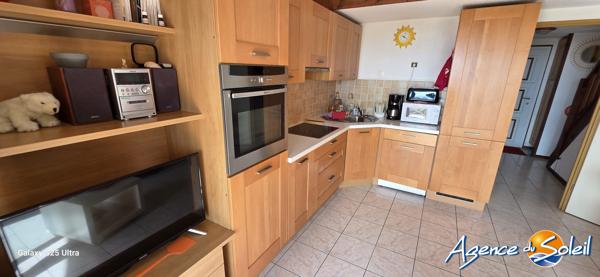 Appartement à Saint-Pierre-la-Mer SUPERBE T3 VUE MER + PARKING
