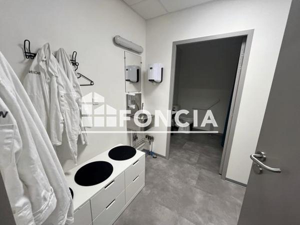 À vendre Local commercial 93 m² - Niort 79000